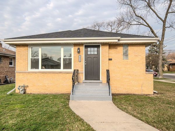 8058 E Prairie Road , Skokie, IL 60076