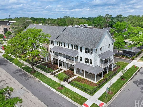 160 Washington Street, Unit 160, Barrington, IL 60010