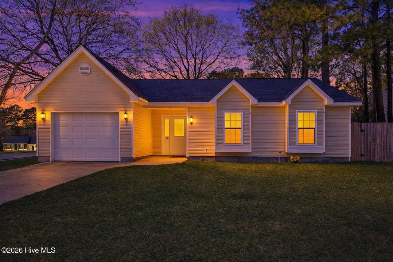 101 Cottonwood Court, Jacksonville, NC 28546 Main Photo