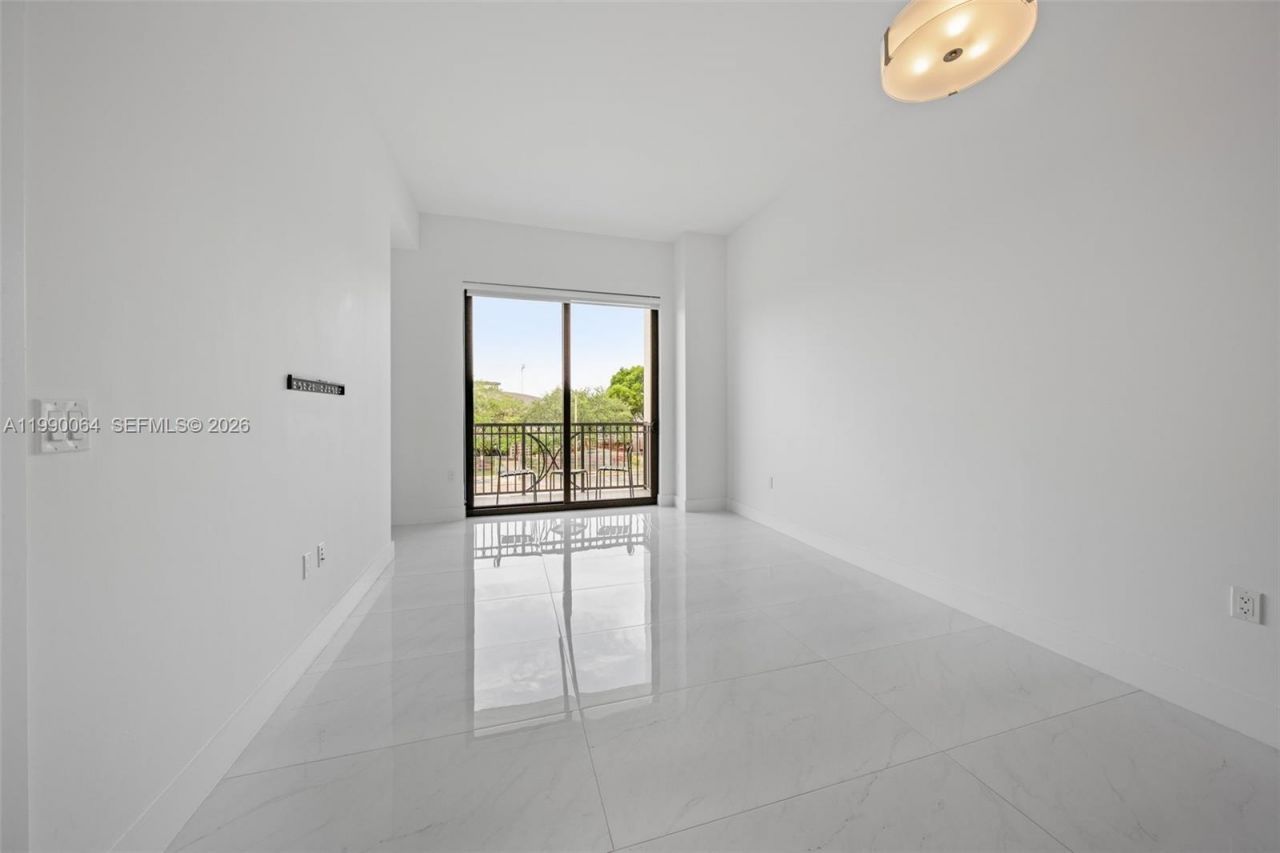 301 Altara Ave, Unit 213, Coral Gables, FL 33146 Photo