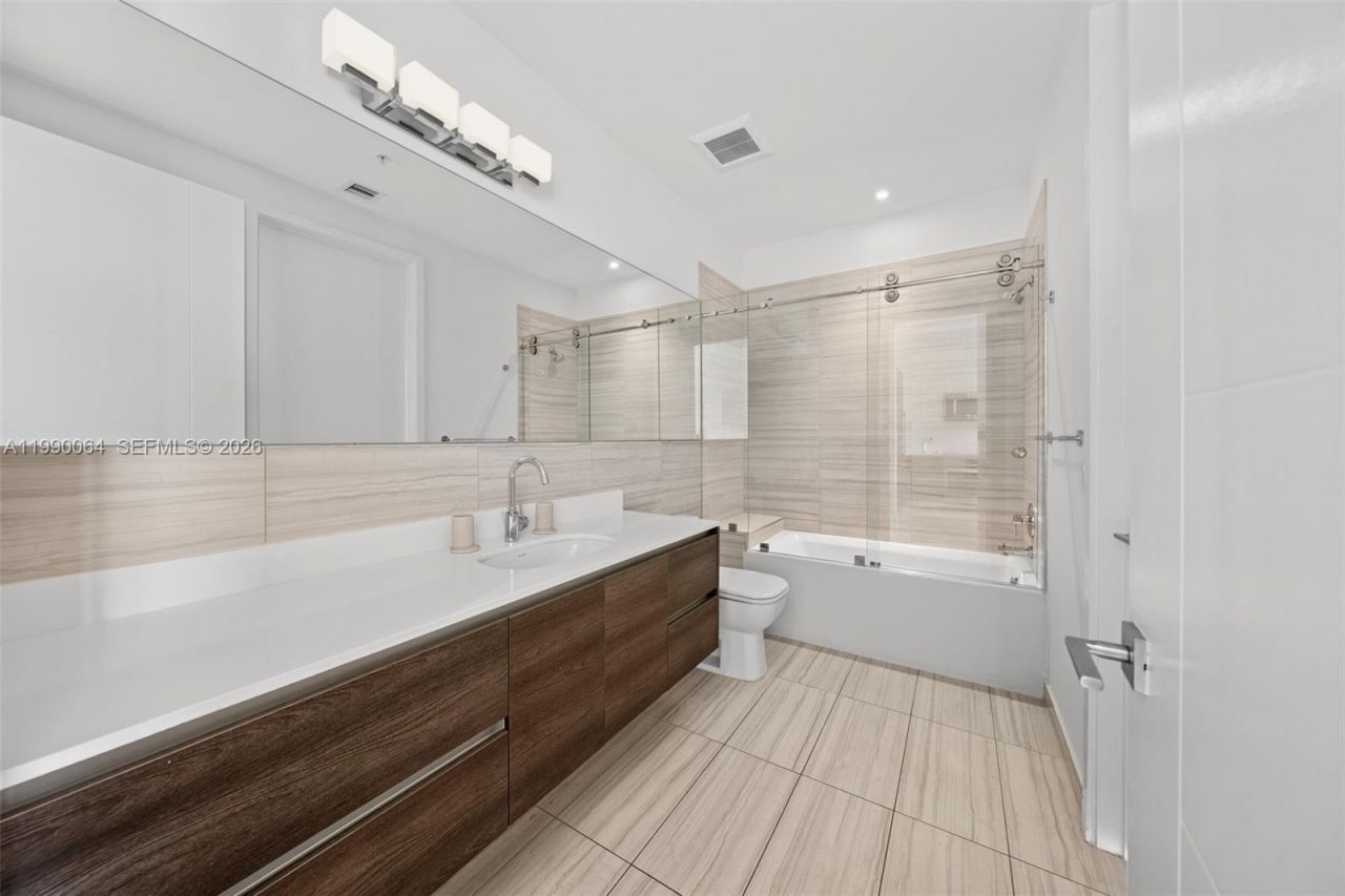 301 Altara Ave, Unit 213, Coral Gables, FL 33146 Photo