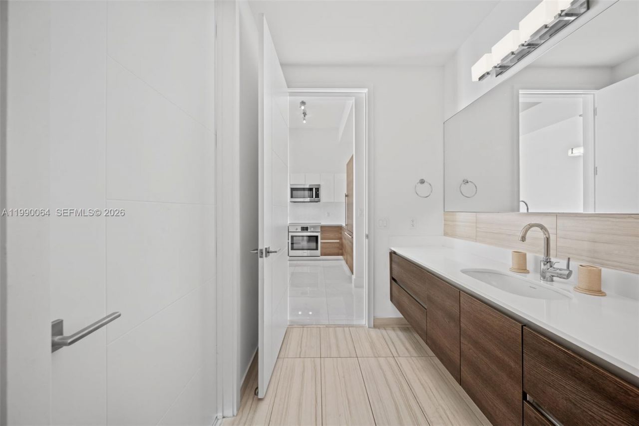 301 Altara Ave, Unit 213, Coral Gables, FL 33146 Photo