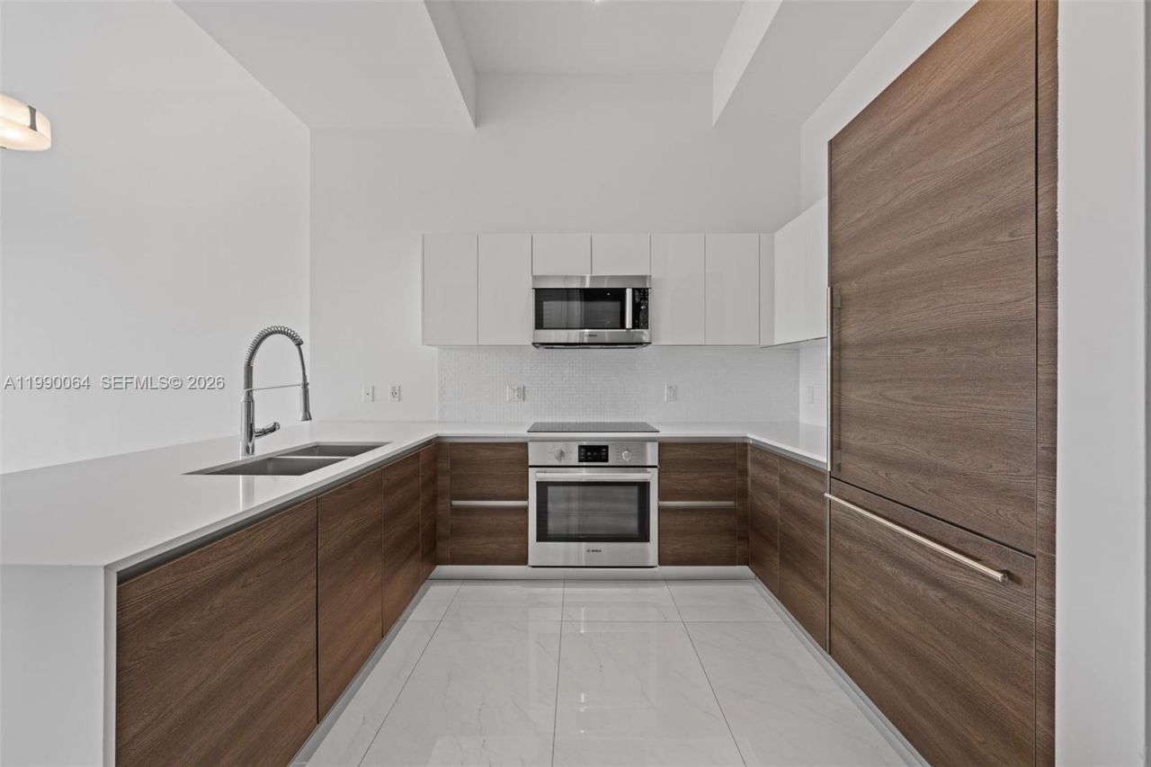 301 Altara Ave, Unit 213, Coral Gables, FL 33146 Photo