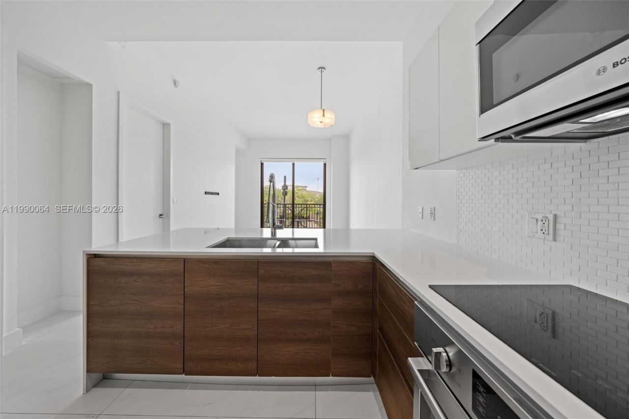 301 Altara Ave, Unit 213, Coral Gables, FL 33146 Photo