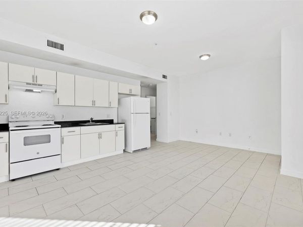 405 E 7th St , Unit 303, Hialeah, FL 33010