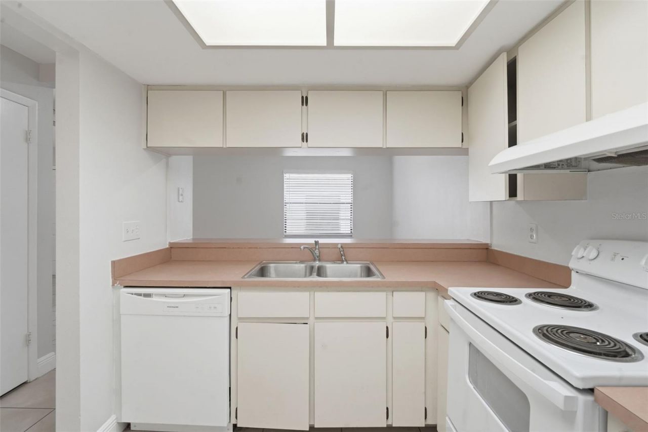 1912-1918 Crystal Grove Drive , Lakeland, FL 33801 Photo