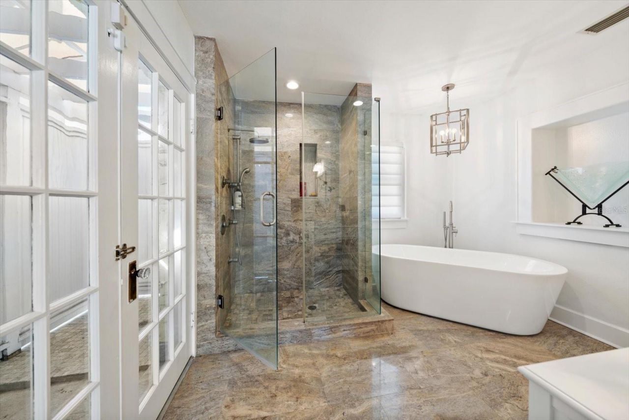 2050 Coffee Pot Boulevard Ne, Saint Petersburg, FL 33704 Photo