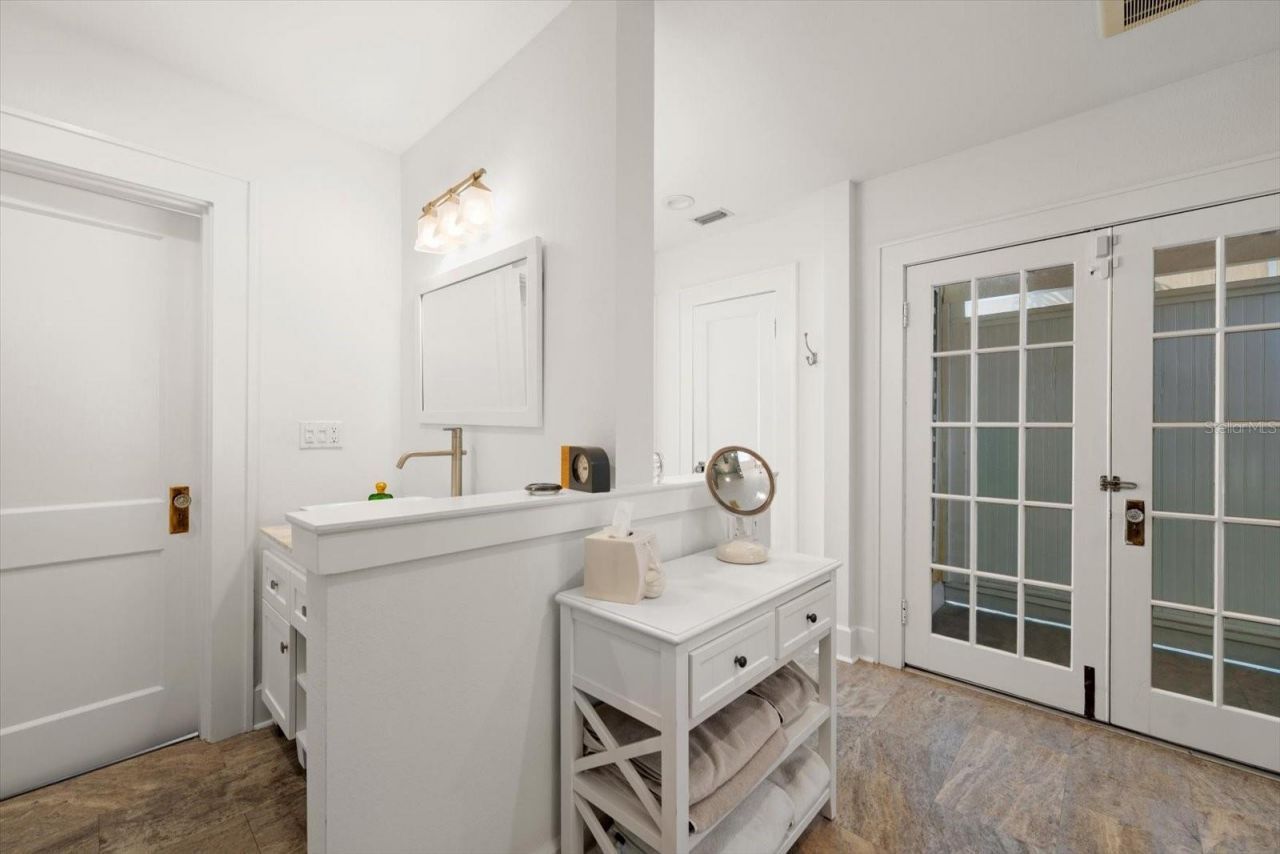 2050 Coffee Pot Boulevard Ne, Saint Petersburg, FL 33704 Photo