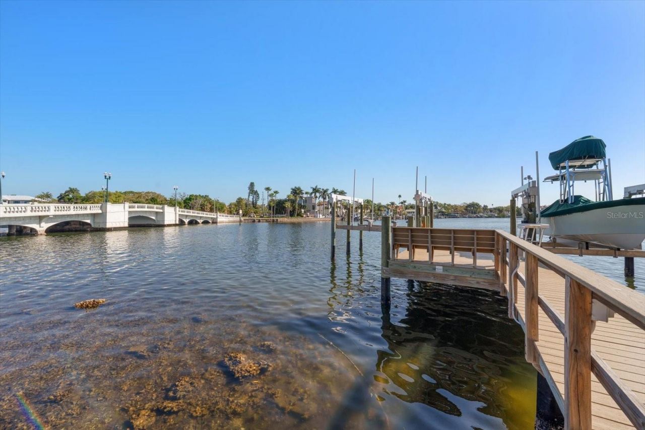 2050 Coffee Pot Boulevard Ne, Saint Petersburg, FL 33704 Photo