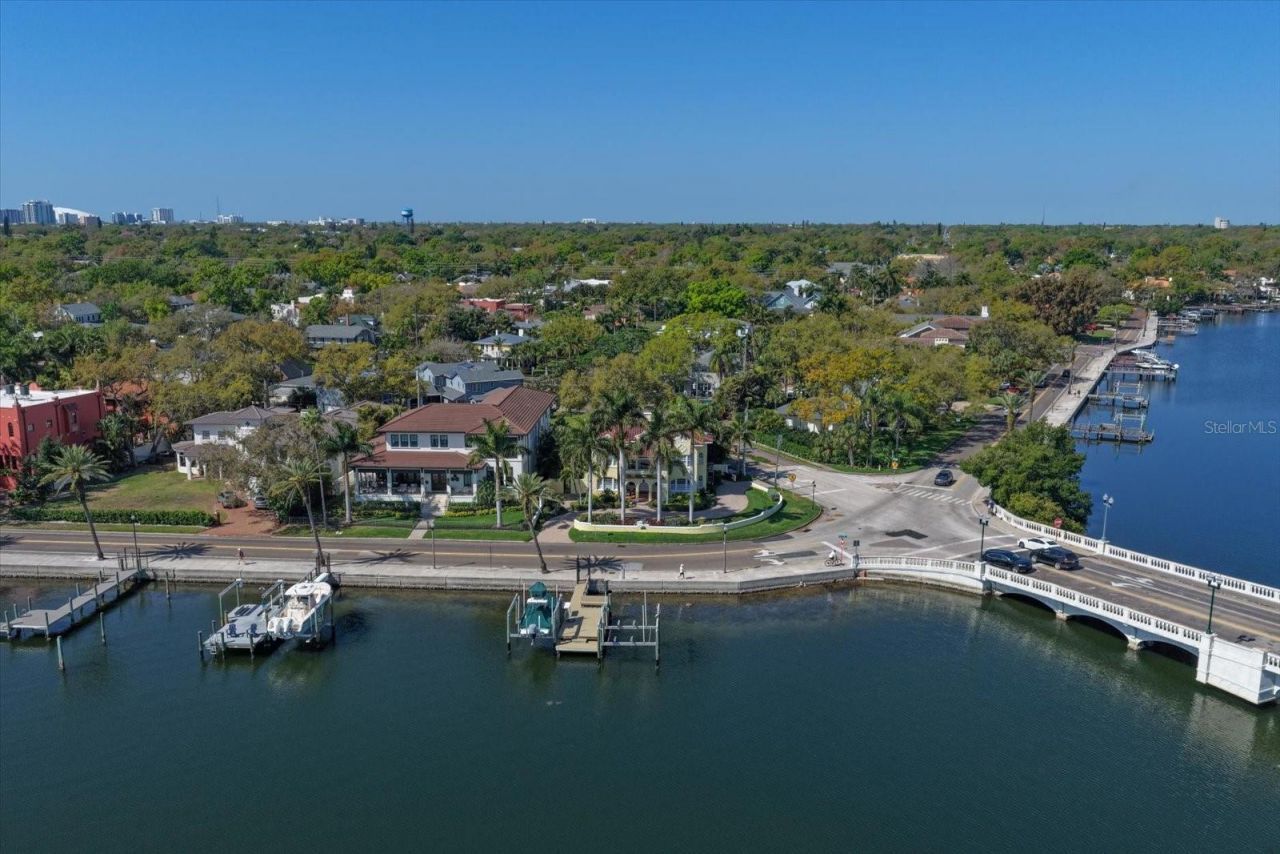 2050 Coffee Pot Boulevard Ne, Saint Petersburg, FL 33704 Photo