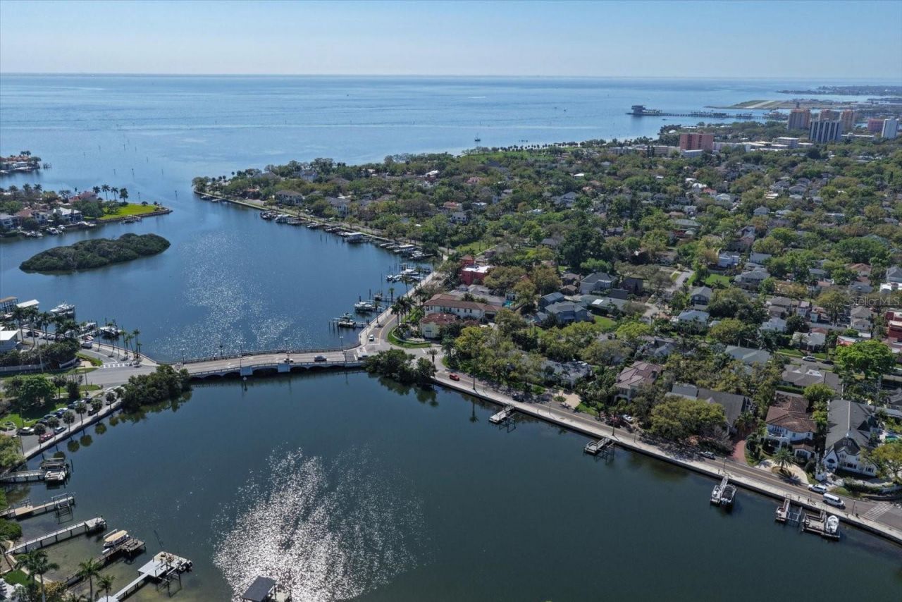 2050 Coffee Pot Boulevard Ne, Saint Petersburg, FL 33704 Photo