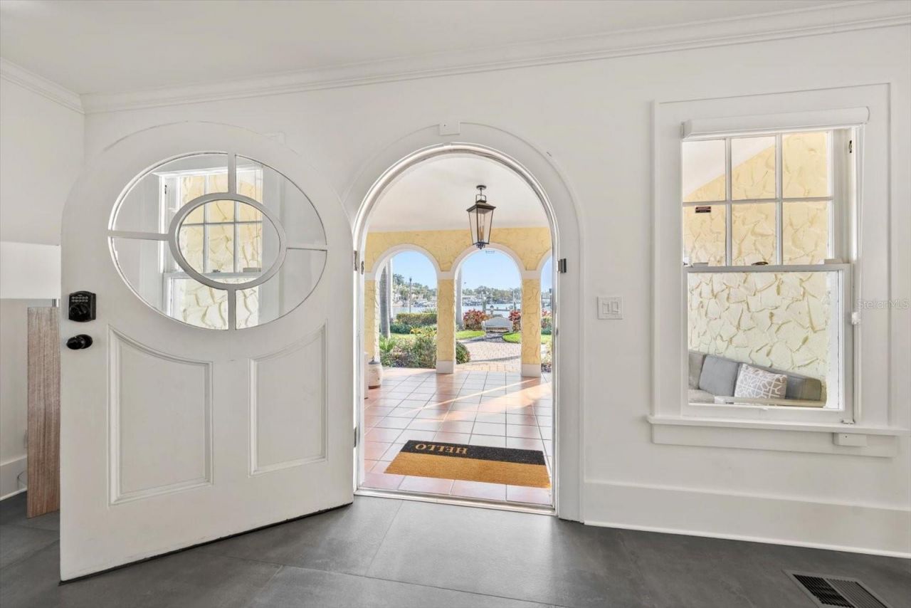 2050 Coffee Pot Boulevard Ne, Saint Petersburg, FL 33704 Photo