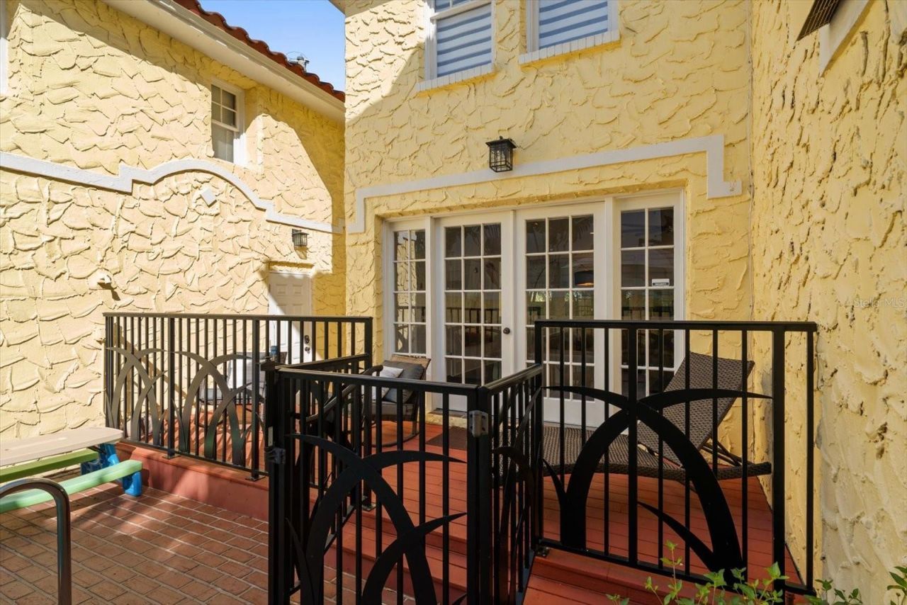 2050 Coffee Pot Boulevard Ne, Saint Petersburg, FL 33704 Photo