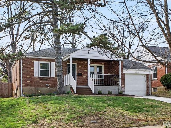 819 Blossom Lane, Rock Hill, MO 63119