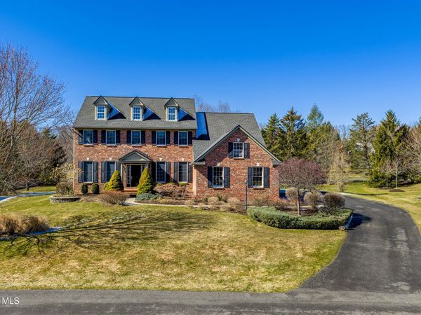 7 Shelbourne Drive, Loudonville, NY 12211