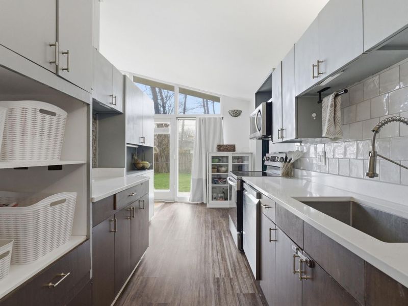 4899 Hamden Way, Columbus, OH 43228 Photo 8