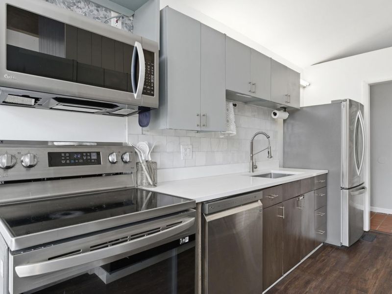 4899 Hamden Way, Columbus, OH 43228 Photo 9