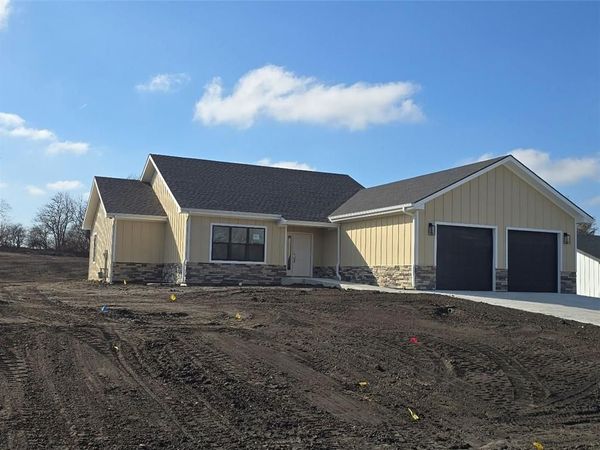 1003 George Court, Effingham, KS 66023