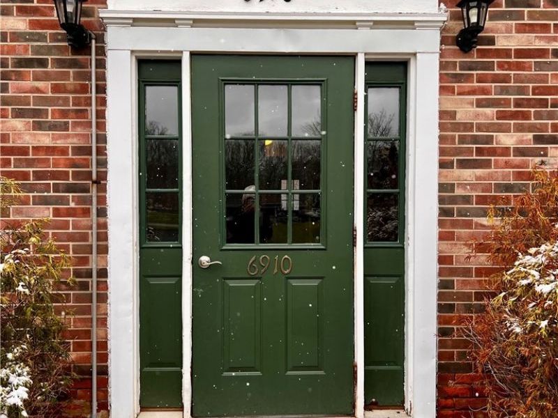 6910 Carriage Hill Drive, Unit 101, Brecksville, OH 44141 Photo 2