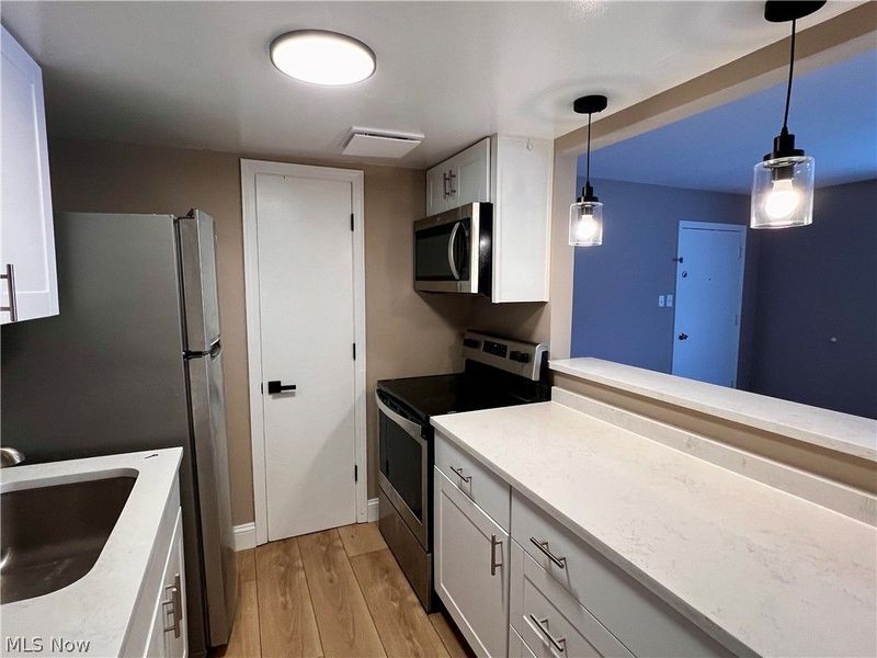 6910 Carriage Hill Drive, Unit 101, Brecksville, OH 44141 Photo 5