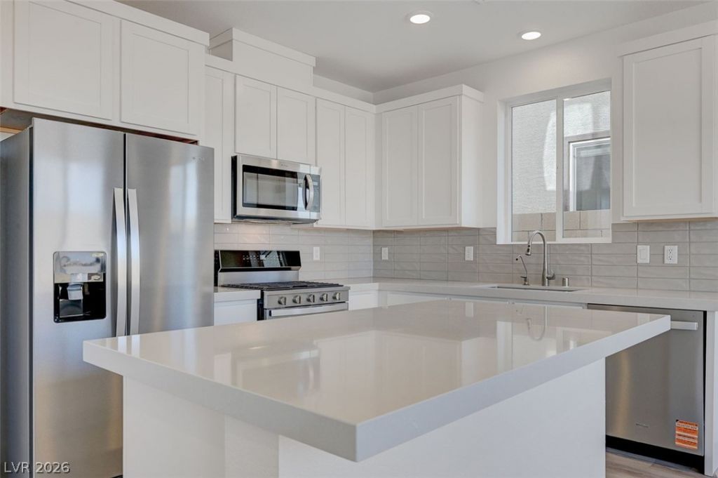 8484 W Agate Avenue, Las Vegas, NV 89113 Main Photo