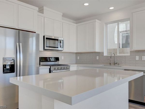 8484 W Agate Avenue, Las Vegas, NV 89113