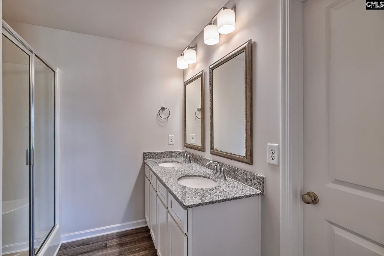 560 Corkscrew Lane Photo 12