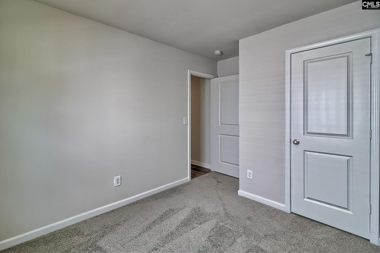 560 Corkscrew Lane Photo 17