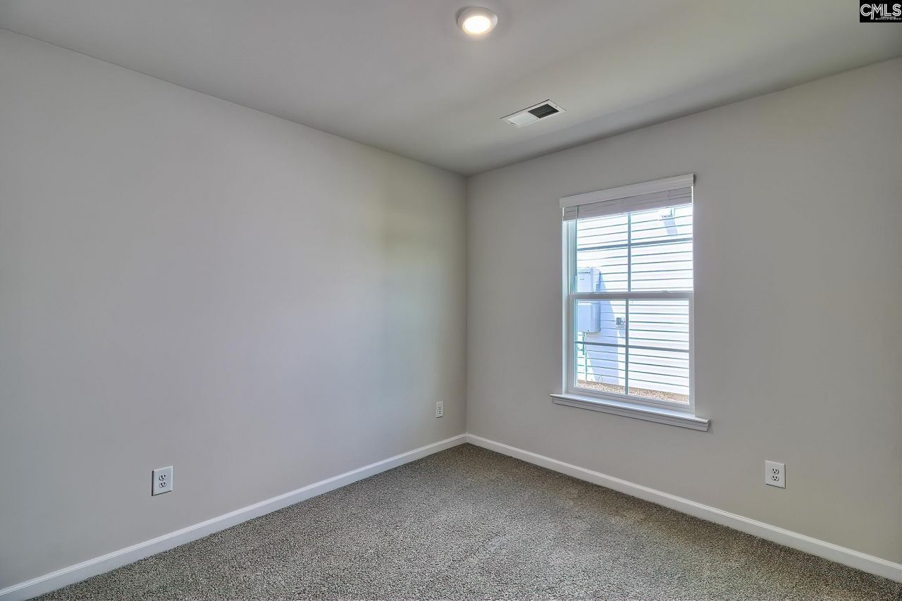 560 Corkscrew Lane Photo 18