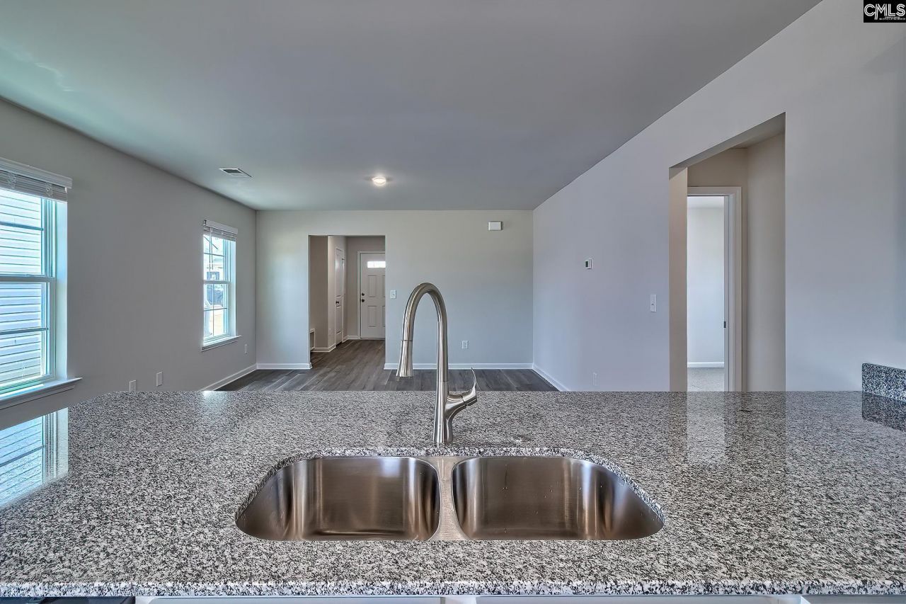 560 Corkscrew Lane Photo 4