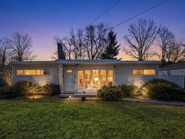 39 Groton St, Springfield, MA 01129