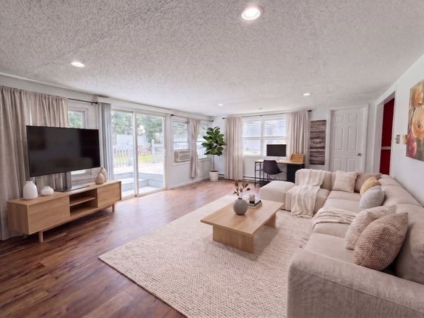 39 Groton St, Springfield, MA 01129