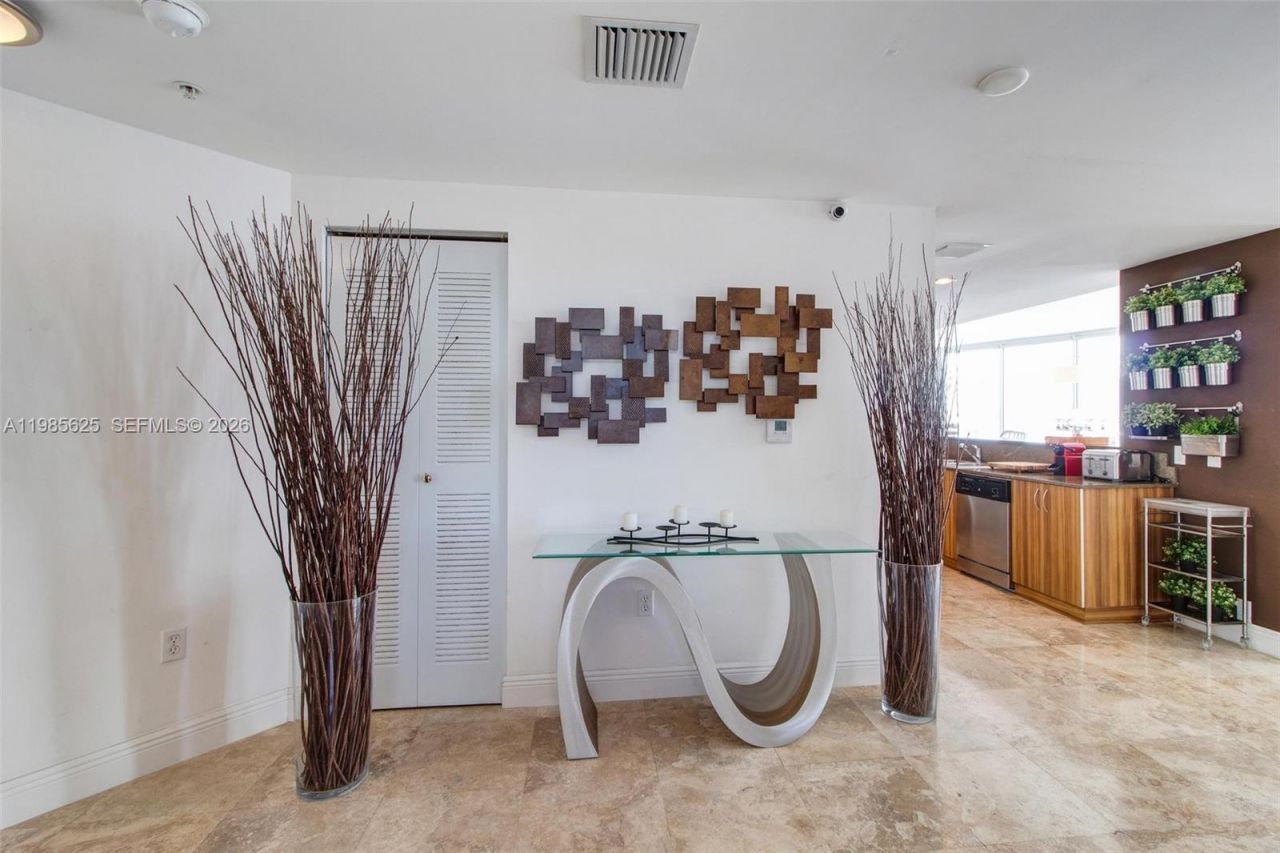 6305 Indian Creek Dr , Unit 5A, Miami Beach, FL 33141 Photo