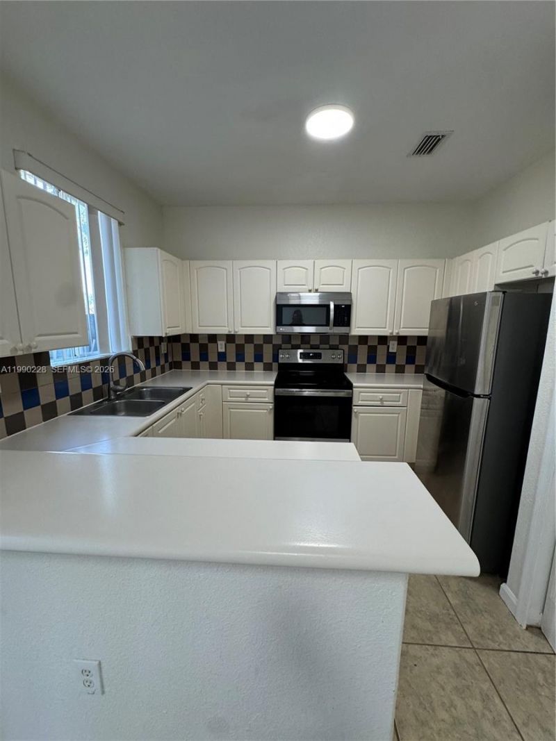 1403 SE 27th Ct , Homestead, FL 33035 Photo