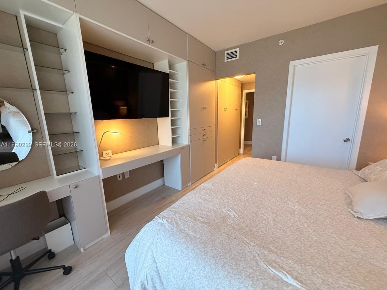 45 SW 9th St, Unit 1401, Miami, FL 33130 Photo