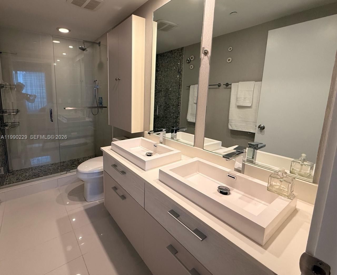 45 SW 9th St, Unit 1401, Miami, FL 33130 Photo