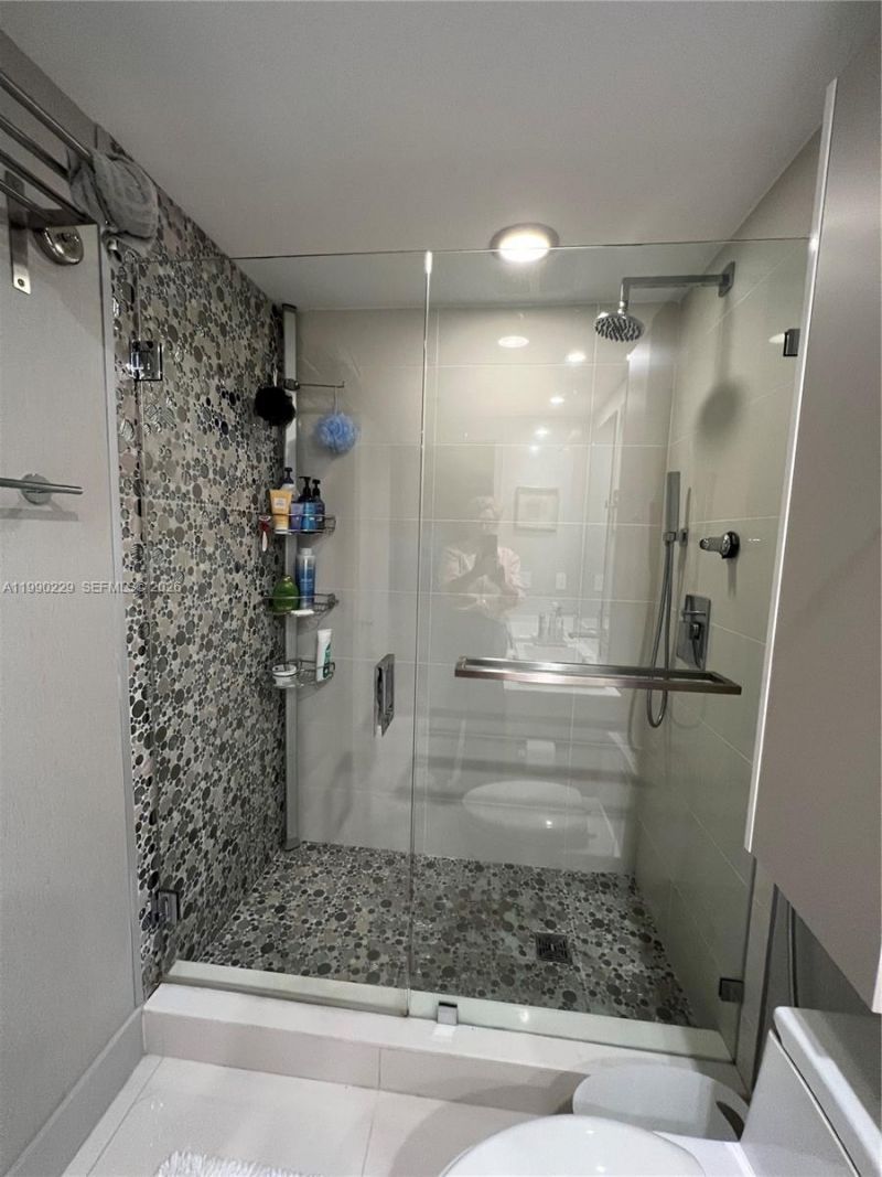 45 SW 9th St, Unit 1401, Miami, FL 33130 Photo