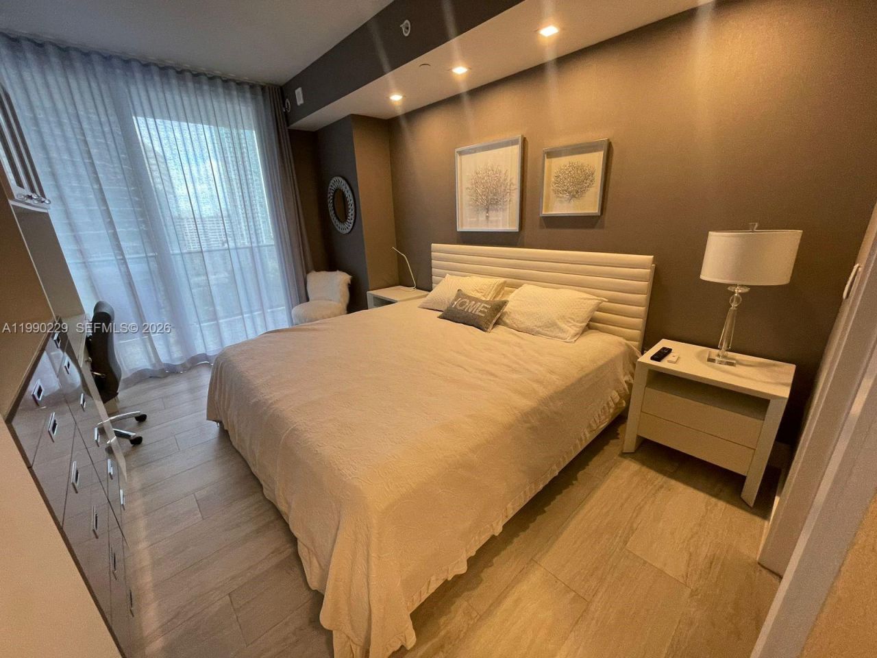 45 SW 9th St, Unit 1401, Miami, FL 33130 Photo