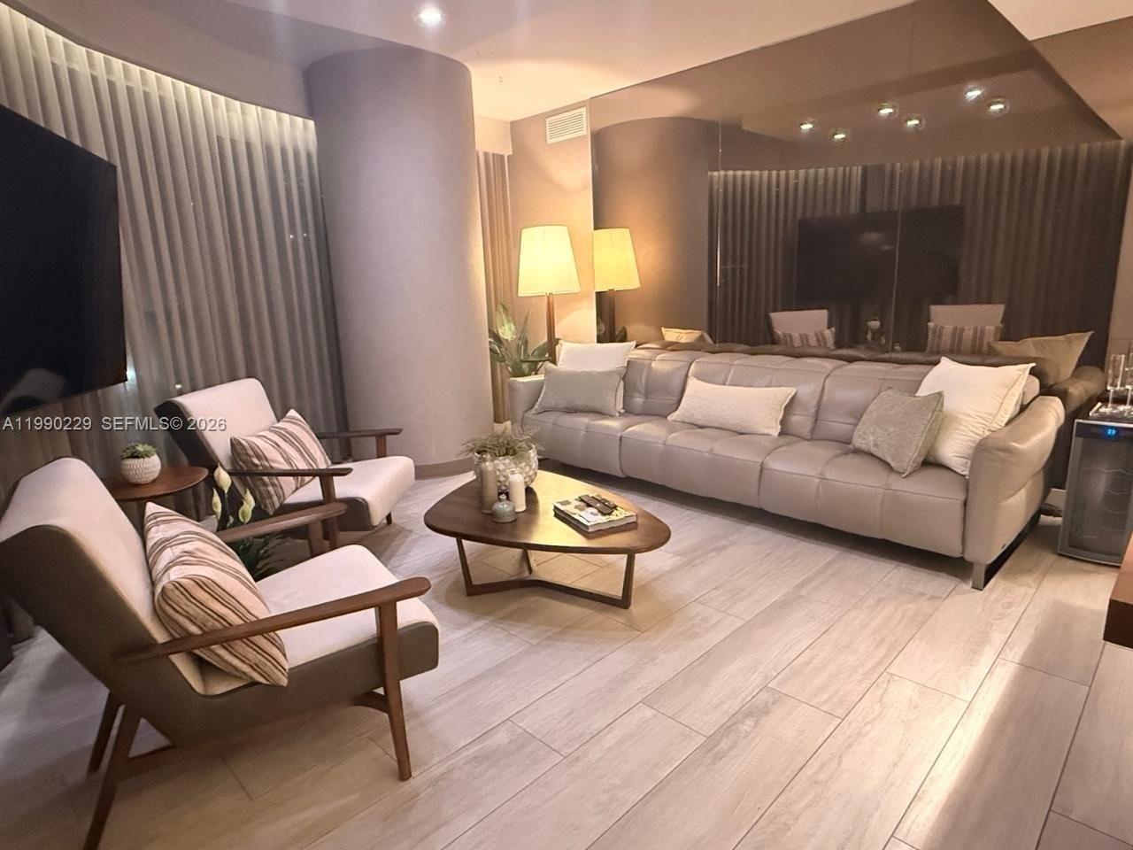 45 SW 9th St, Unit 1401, Miami, FL 33130 Photo