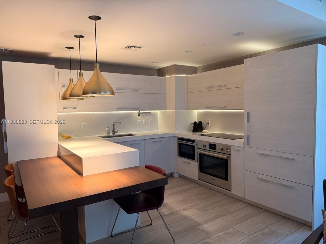 45 SW 9th St, Unit 1401, Miami, FL 33130 Photo