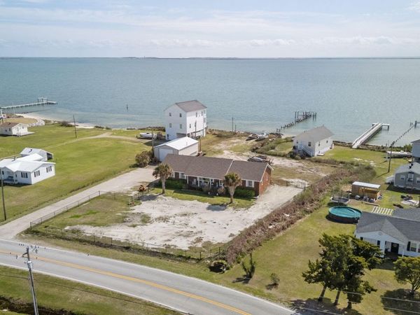 1286 Island Road, Harkers Island, NC 28531