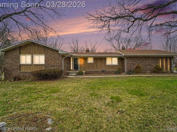 11796 Post Lane, Green Oak Twp, MI 48178