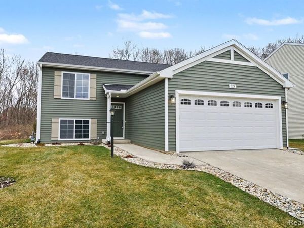 529 Swan River Drive, Benton Twp, MI 49022