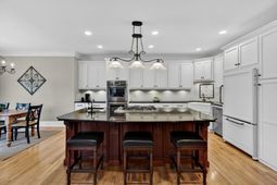 2992 Pignatelli Crescent photo 4