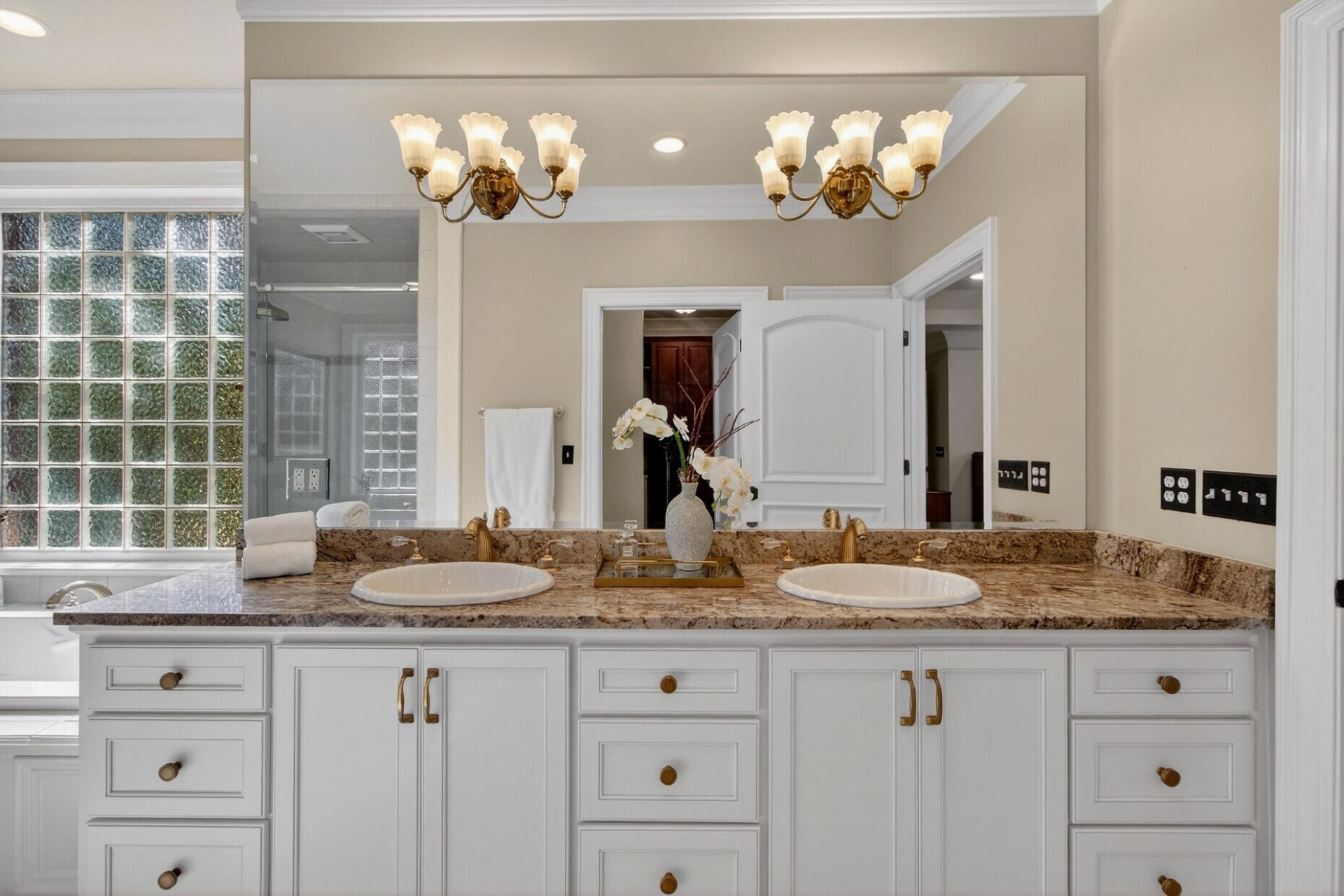 2992 Pignatelli Crescent Photo 42