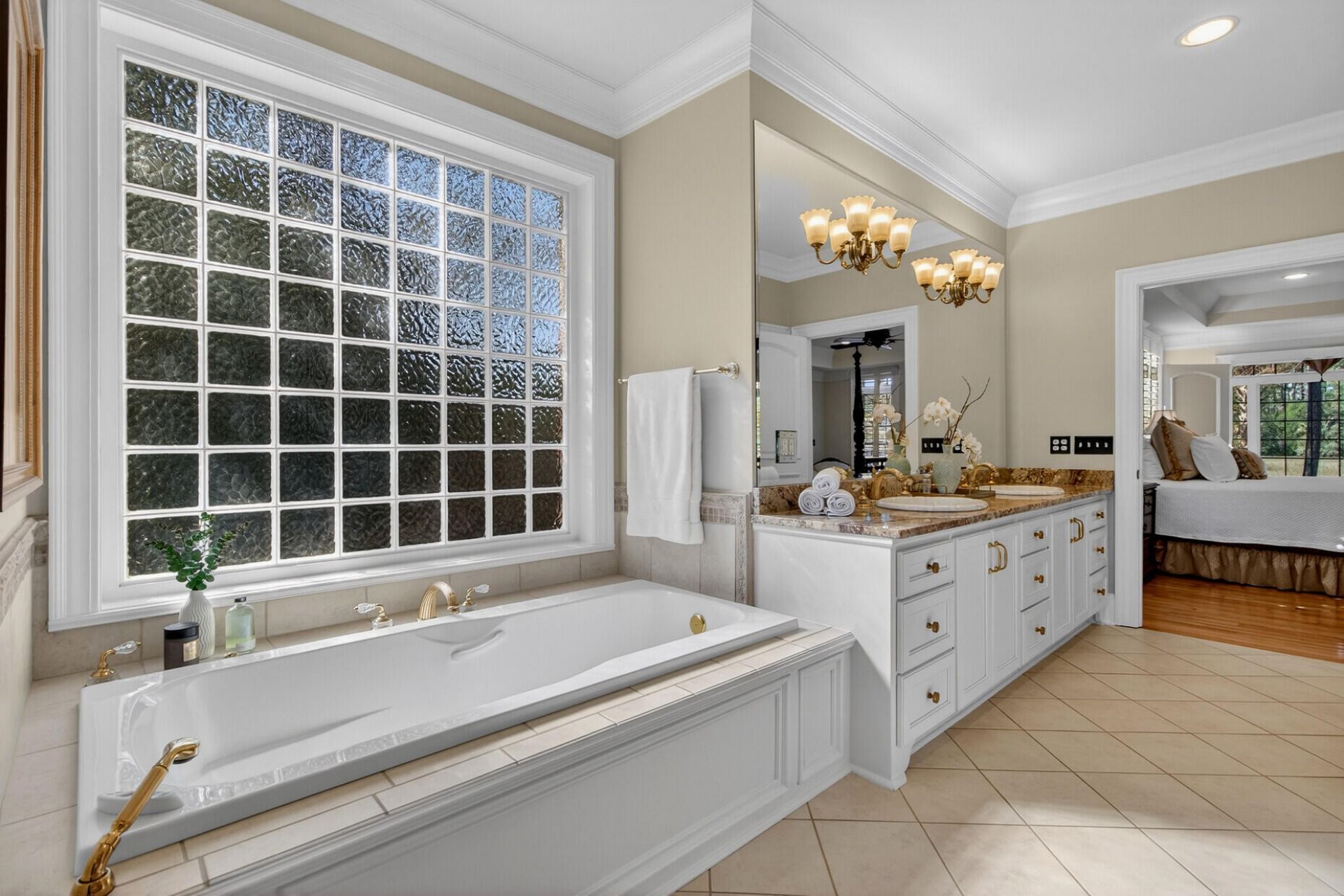 2992 Pignatelli Crescent Photo 42