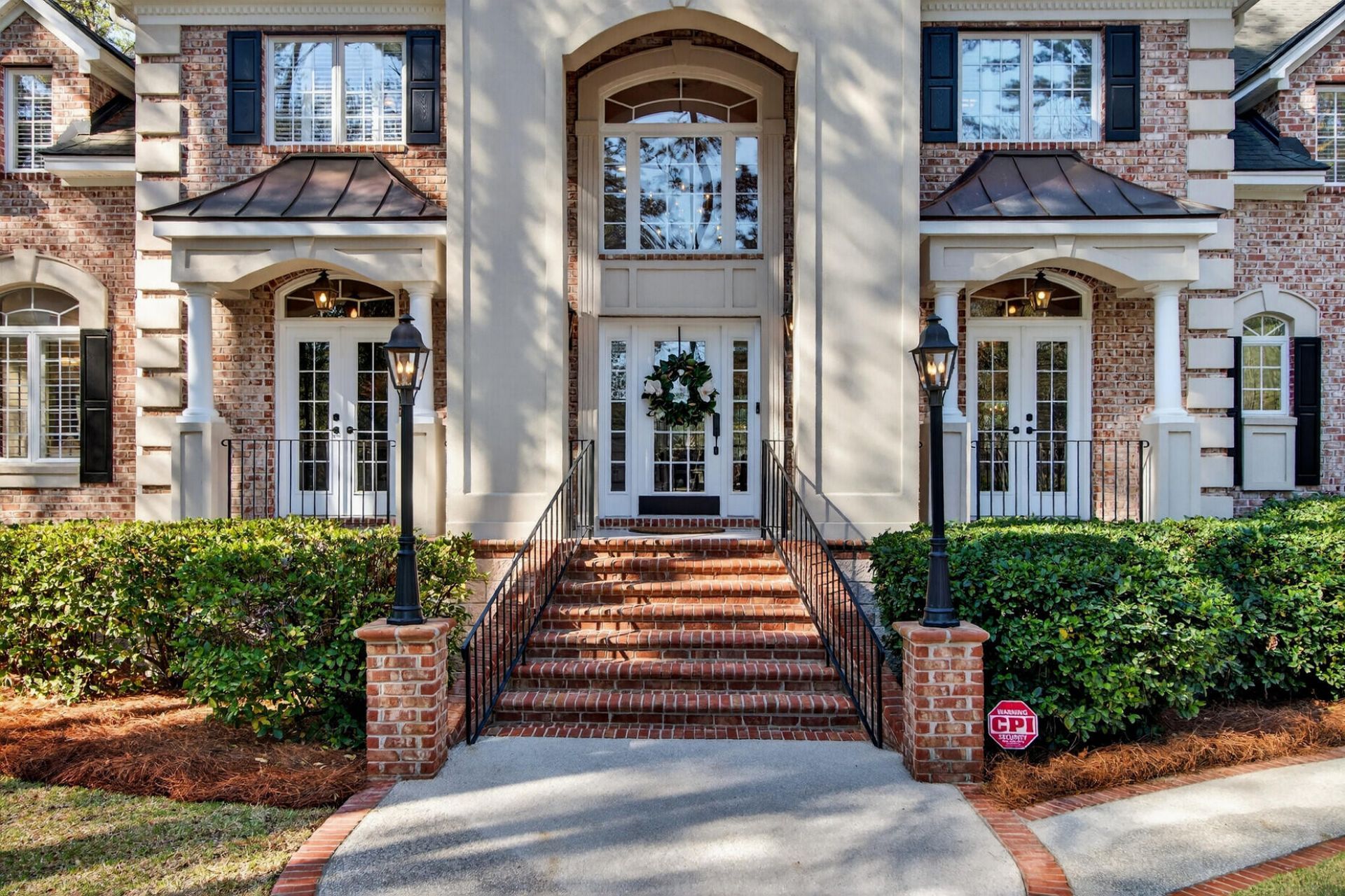 2992 Pignatelli Crescent Photo 8