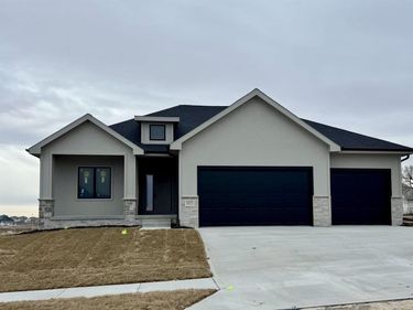 12387 Windsor Drive , Papillion, NE 68046