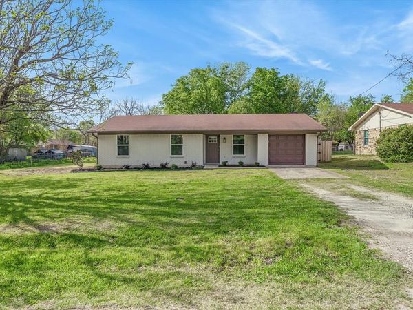 504 Burnett Street , Wills Point, TX 75169