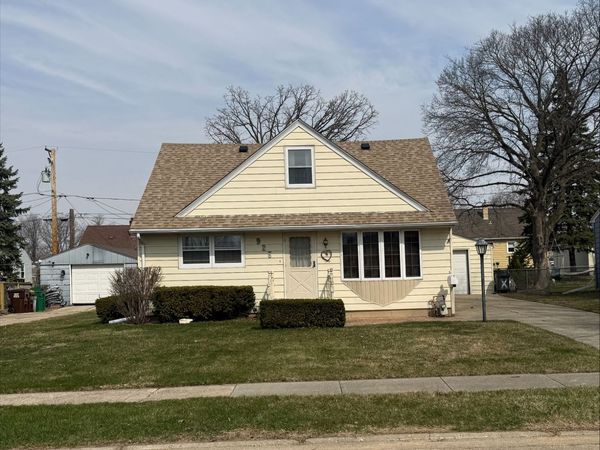 925 BANCROFT Place , Belvidere, IL 61008